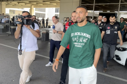 Fenerbahçe'nin Prensip Anlaşmasına Vardığı Cenk Tosun, İstanbul'a Geldi