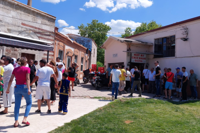 Romanlar, Sünnet Hamamı Geleneğini Sürdürüyor