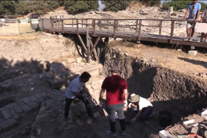 "Son Troyalılar"In Mezarları İnceleniyor