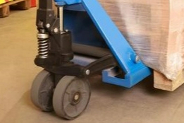 Ayağını Transpalet Ezdi