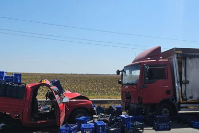 Kamyonetler Çarpıştı: 1 Ölü