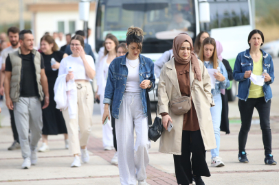 Kırklareli’nde ÖSYM Sınavına Girecek Adaylar Sınavın Yapılacağı Binalara Alınmaya Başladı