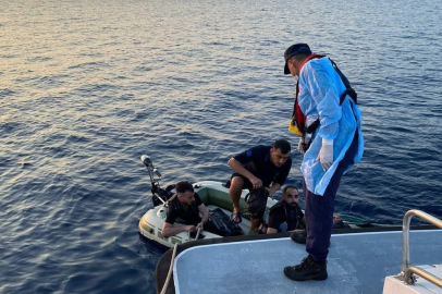 Lastik Botları Arıza Yapan ve Sürüklenen 4 Kaçak Göçmen Kurtarıldı
