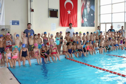 "Yüzme Bilmeyen Kalmasın" Projesi, 8 Milyondan Fazla Gence İlk Kez "Kulaç" Attırdı