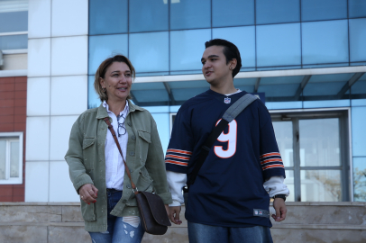 Alzheimer'e Önlem İçin Oğluyla Aynı Kampüste İkinci Üniversitesini Okuyor