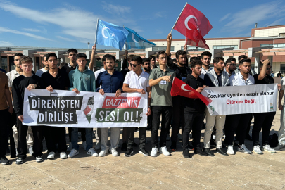 KÜ Öğrencileri İsrail'in Filistin'e Yönelik Saldırılarını Protesto Etti