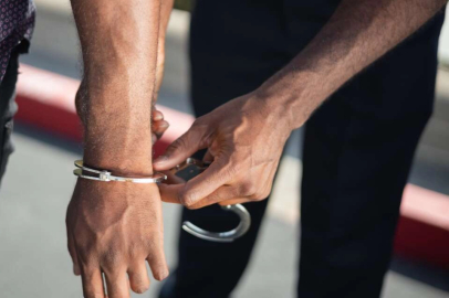 Ruhsatsız Tabanca Ele Geçirilen Kişi Gözaltına Alındı