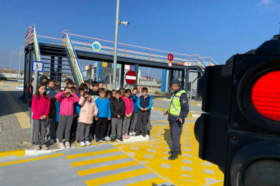 Öğrencilere Kapsamlı Trafik Eğitimi Verildi