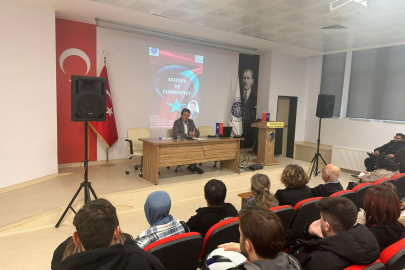Tekirdağ'da "Atatürk ve Cumhuriyet" Konulu Konferans Düzenlendi