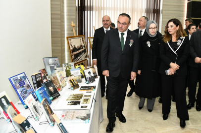 Vali Soytürk Fotoğraf ve Kitap Sergisini Gezdi