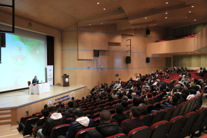 Karataş’tan “Hz. Peygamberin Örnekliği ve Şahsiyeti” Konferansı