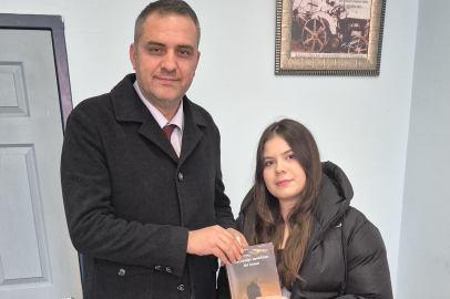 13 Yaşında Roman Yazdı, Gelirini Eğitiminde Kullanacak