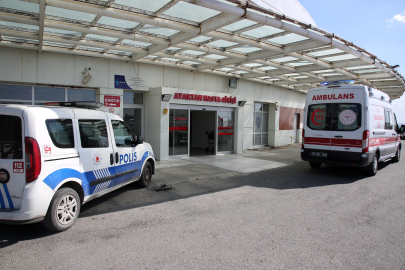 Keşan’da Motosiklet, park halindeki otomobile çarptı: 2 yaralı