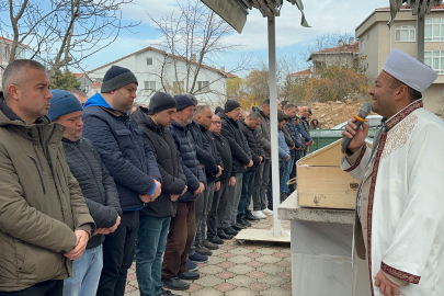 Oğlu Tarafından Bıçaklanarak Öldürülen Murat Çoban Toprağa Verildi
