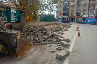 Belediyeden Kaldırım Yenileme Çalışmaları