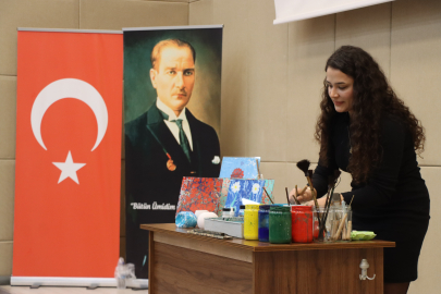 Kırklareli'nde Karagöz Gölge Oyunu ve Ebru Sanatı Tanıtıldı