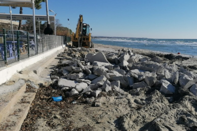 Marmaraereğlisi Belediyesi, Sahillerdeki İşgalleri Kaldırmaya Devam Ediyor