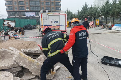 Edirne'de İtfaiye Personeline Arama Kurtarma Eğitimi Verildi