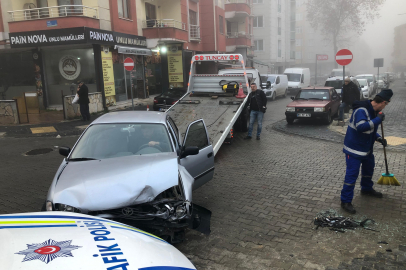 Tekirdağ'da İki Aracın Çarpıştığı Kaza Kamerada