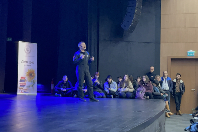 Türkiye'nin İlk Astronotu Gezeravcı Tekirdağ'da Öğrencilerle Buluştu