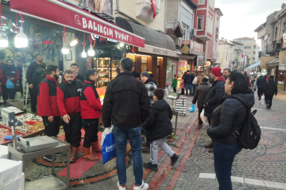 İki Buçuk Ton Hamsi Saatler İçinde Tükendi