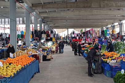 Yağmur ve Soğuk Yüzünden Pazar Boş Kaldı