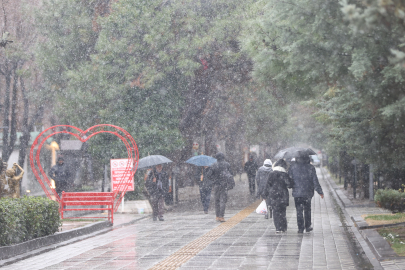 Kırklareli'nde Kar Yağışı Aralıklarla Etkili Oluyor