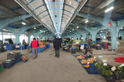 Pazartesi Pazarında Bazı Esnaflar Tezgâh Açmadı