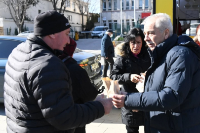 Keşan’da Depremde Hayatını Kaybeden Vatandaşlar İçin Lokma Dağıtıldı