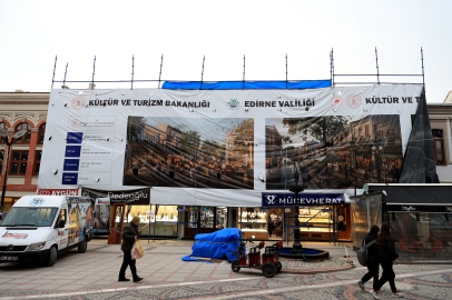 Saraçlar Caddesi'ndeki Eserler Estetik Görünüme Kavuşuyor