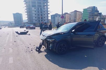 Edirne'de Ciplerin Çarpıştığı Kazada 3 Kişi Yaralandı