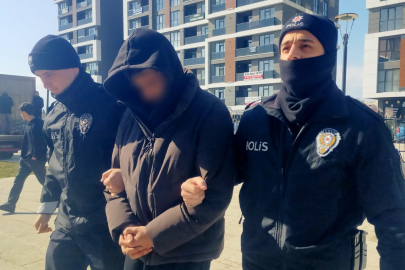 Babasını Bıçaklayan Genç Adliyeye Sevk Edildi