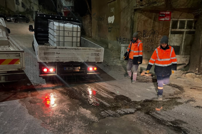 Kırklareli Belediyesi Buzlanmaya Karşı Çalışmalarını Sürdürüyor