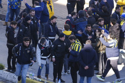 Fenerbahçe Taraftarı, Derbi İçin RAMS Park'a Hareket Etti