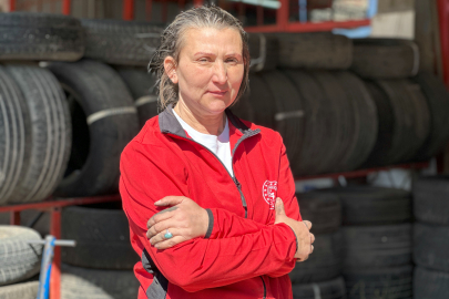 Kanseri Yenen Remziye, Lastik Tamirciliği Yapıyor