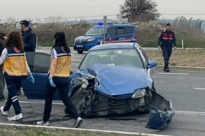 Çanakkale'de İki Araç Çarpıştı: 7 Yaralı