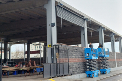 Cumartesi Pazarı’nın Otomatik Kepenginde Sona Doğru