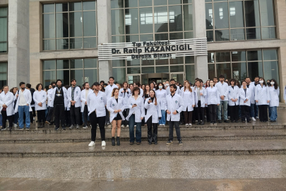 Tıp Öğrencilerinden “Sessiz Kalmayacağız” Eylemi