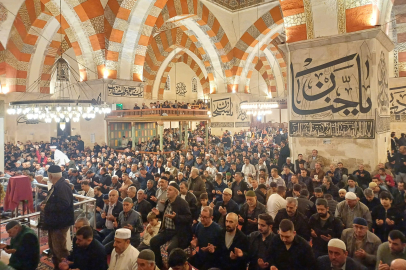 Kadir Gecesi, Edirne’deki Eski Cami Doldu Taştı
