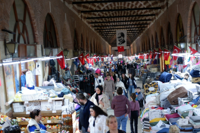 Tarihi Çarşı Esnafı Şaşkın