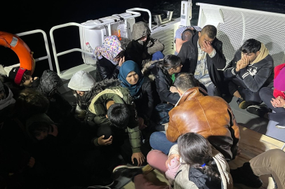 Ayvacık Açıklarında 23 Kaçak Göçmen Yakalandı