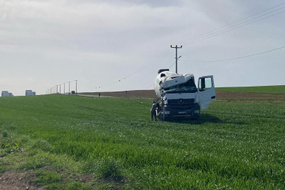 Çorlu'da Devrilen Beton Mikserinin Sürücüsü Yaralandı
