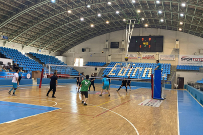 Edirne’de Polisler Sahada Yarışıyor