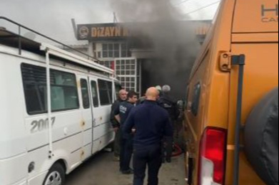 Tekirdağ'da Scooter Patladı, Karavan Atölyesi Alevlere Teslim Oldu