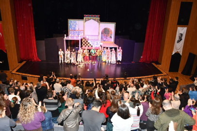 ‘Şahları da Vururlar’ LYSA’da Sahnelendi