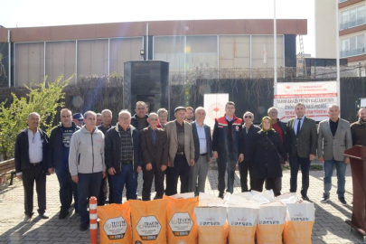 Tekirdağ'da Üreticileri Ayçiçek ve Kanola Tohumu Dağıtıldı