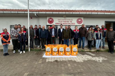 Enez’de Çiftçilere Hibrit Ayçiçeği Tohumu Dağıtıldı