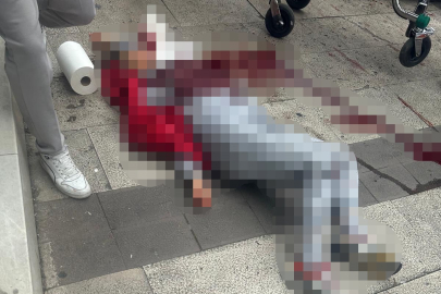 Cezaevinden Çıkıp Eski Karısıyla Sevgilisini Sokak Ortasında Bıçakladı: 1 Ölü, 1 Ağır Yaralı