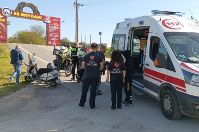 Edirne'de İki Motosikletin Çarpıştığı Kazada 3 Kişi Yaralandı