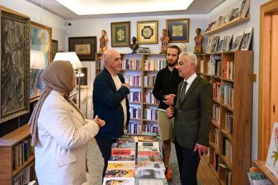 Vali Turan'dan Oku Kitapevi Yayınevi ve Sanat Galerisi’ne Ziyaret